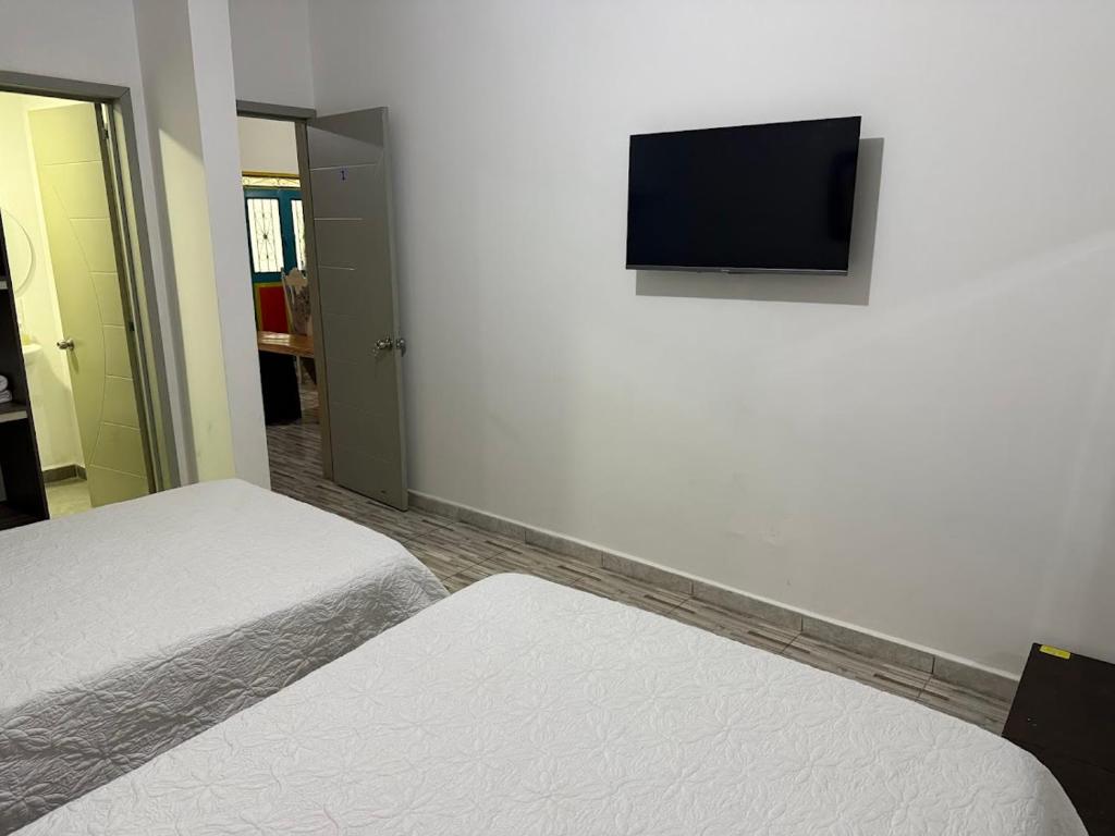 Habitación Privada Amplia y Tranquila cerca del Parque Principal 1 - 5