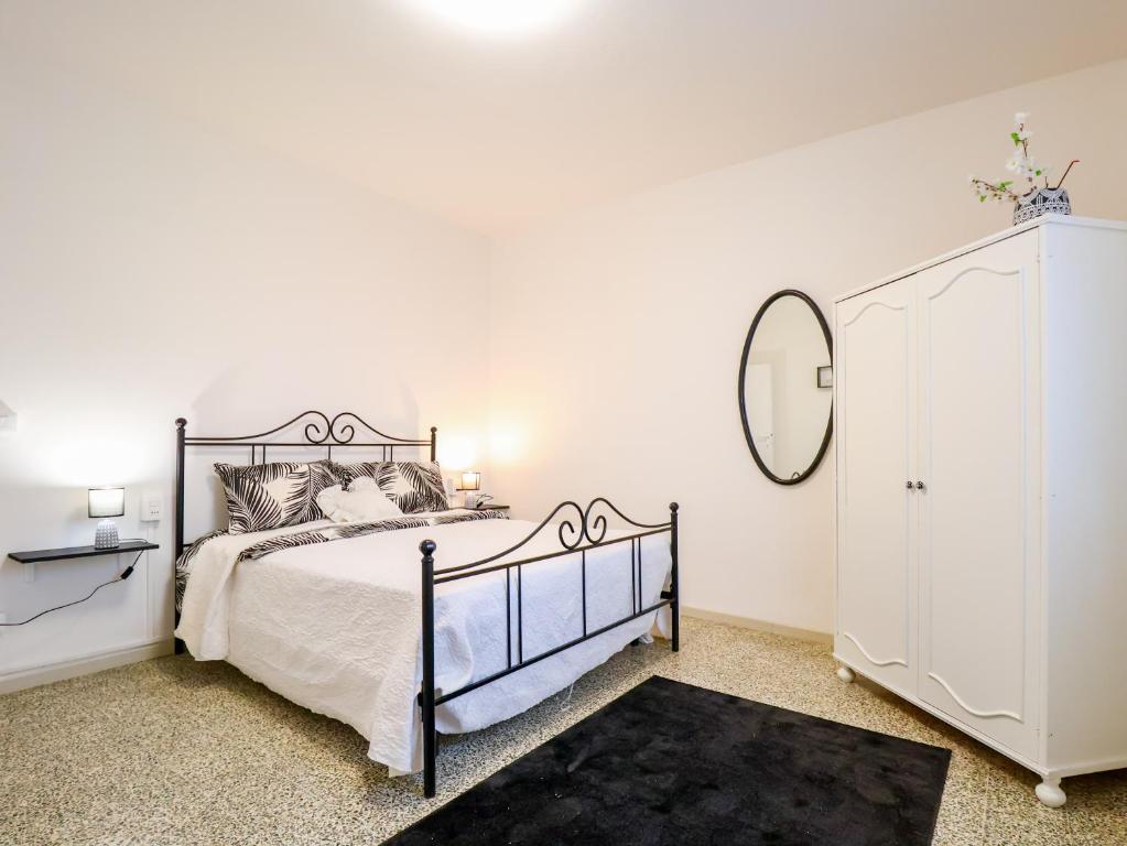 The Cozy Apartment - Wi-Fi, Smart TV, Free Parking - 3