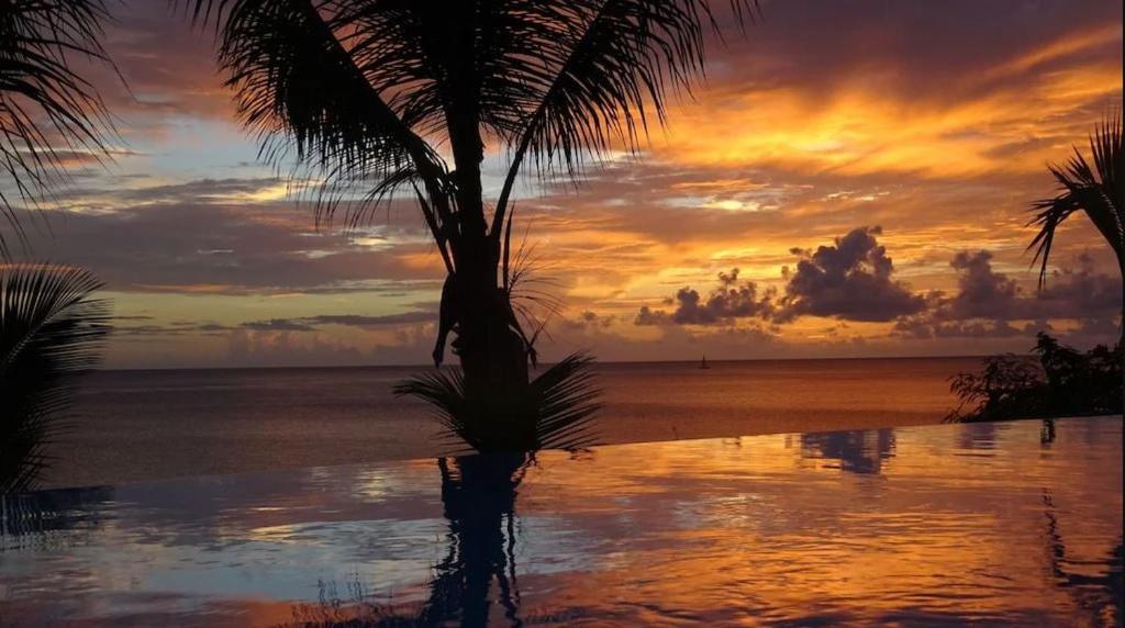 Les Portes du Paradis, surplombant la mer, Pointe-Noire