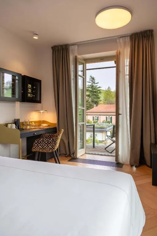 Villaggio Narrante - Le Case dei Conti Mirafiore, hotel in Serralunga d'Alba