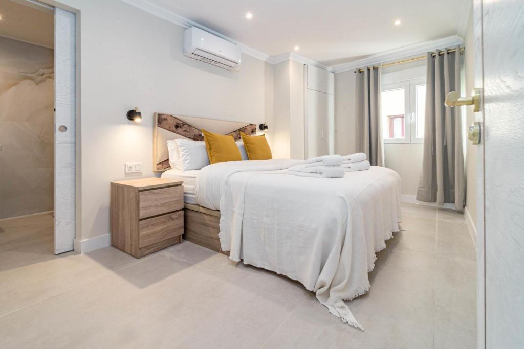 TERR69- Bright city gem in charming Old Town - 2