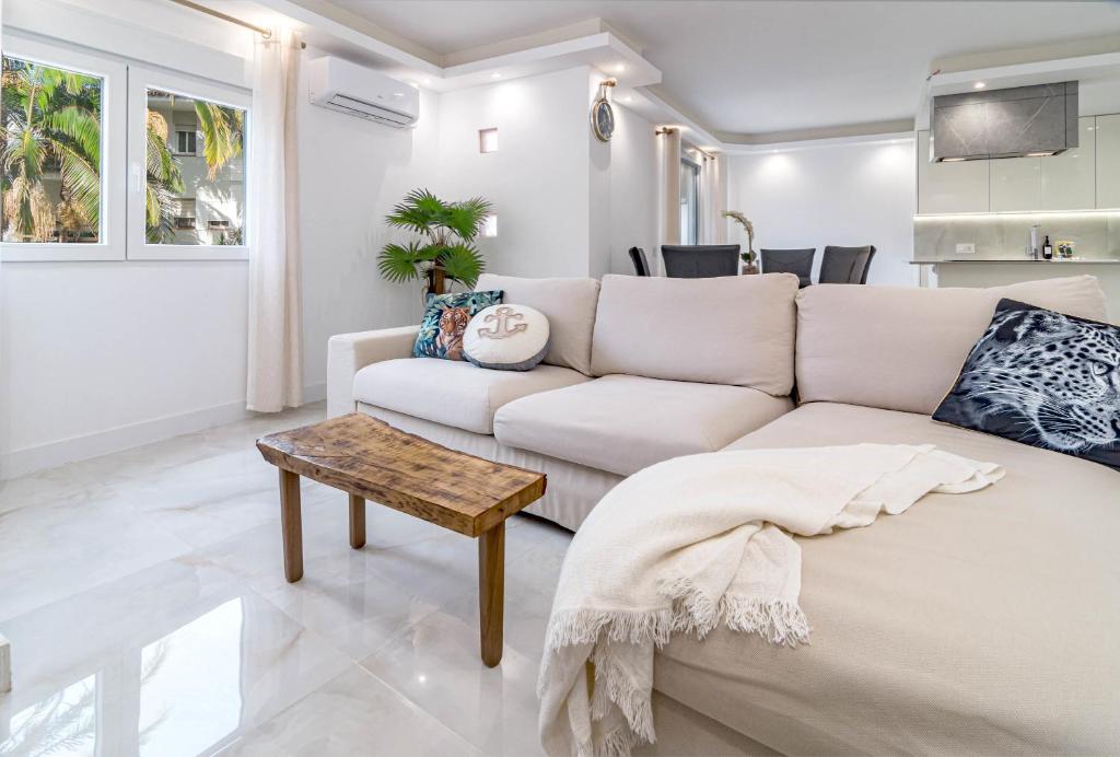 TERR69- Bright city gem in charming Old Town - 4
