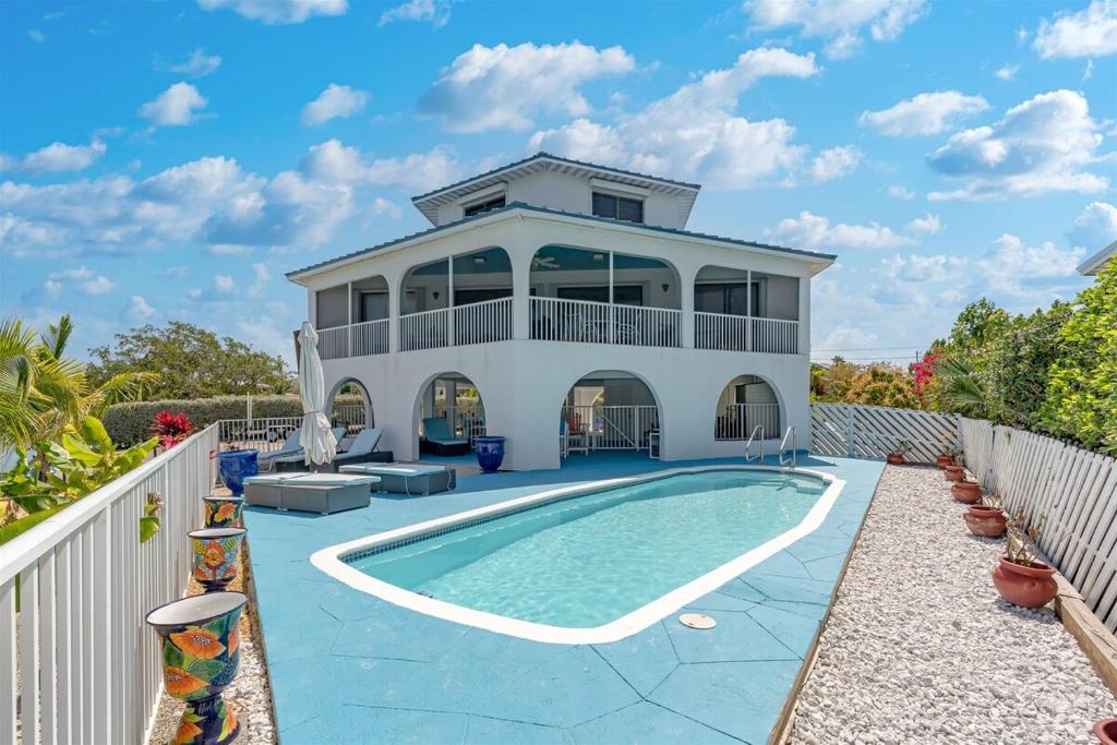 Casa Tranquilo - Waterfront Pool Home, 80' Dock, Marathon