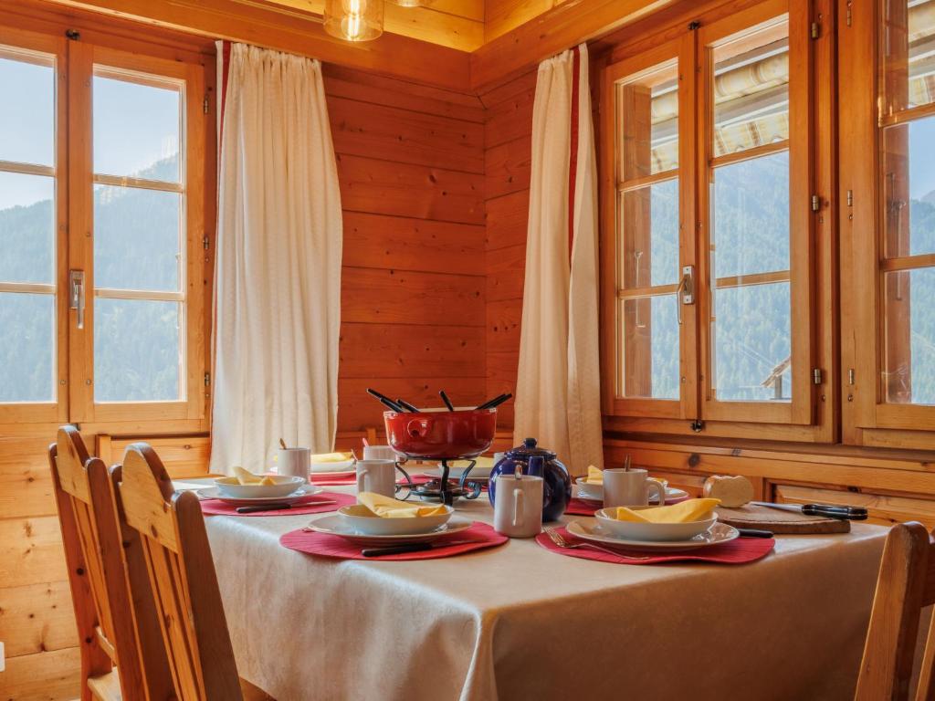 Chalet Les Clarines by Interhome - 2
