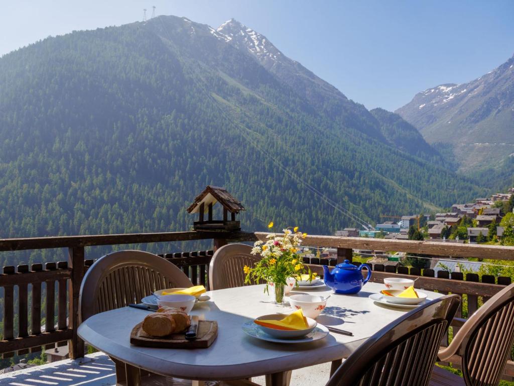Chalet Les Clarines by Interhome - 4