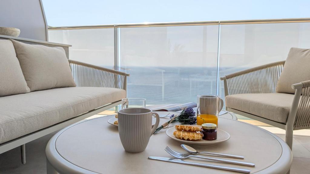 SUNSET CLIFFS sun & beach apartment, Benidorm