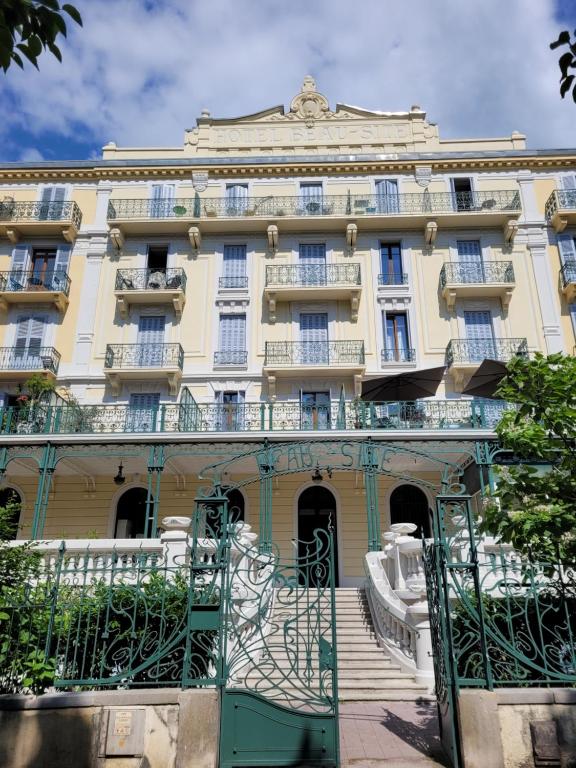 Le Beau Site - 2