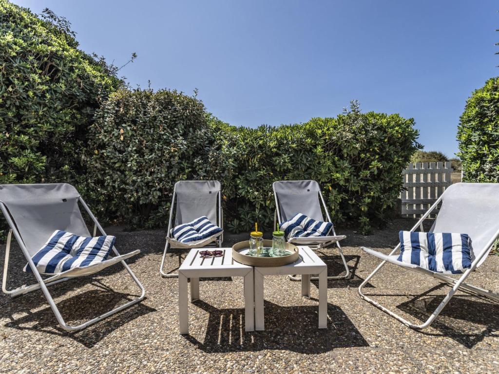 Apartment Les Maisons sur la Plage-3 by Interhome - 1