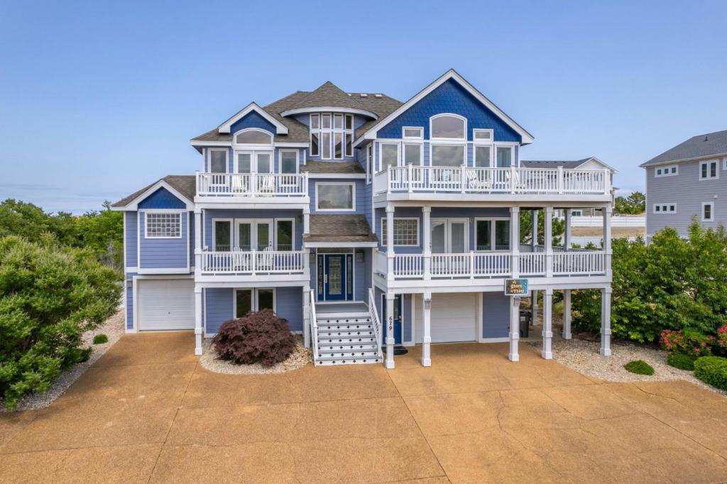 CC230 A Shore Thing, Corolla