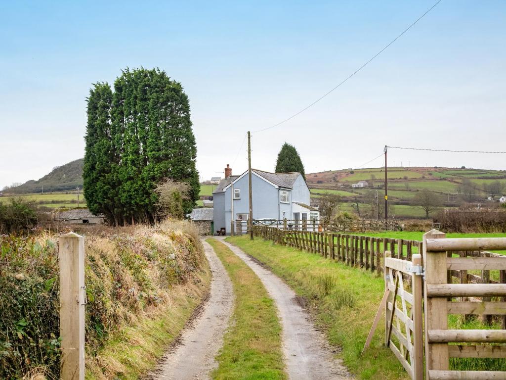 Carneggo, Saint Dennis