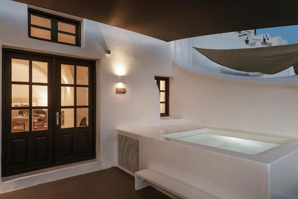 アクア ラグジュアリー スイーツ (Aqua Luxury Suites) ジャグジー