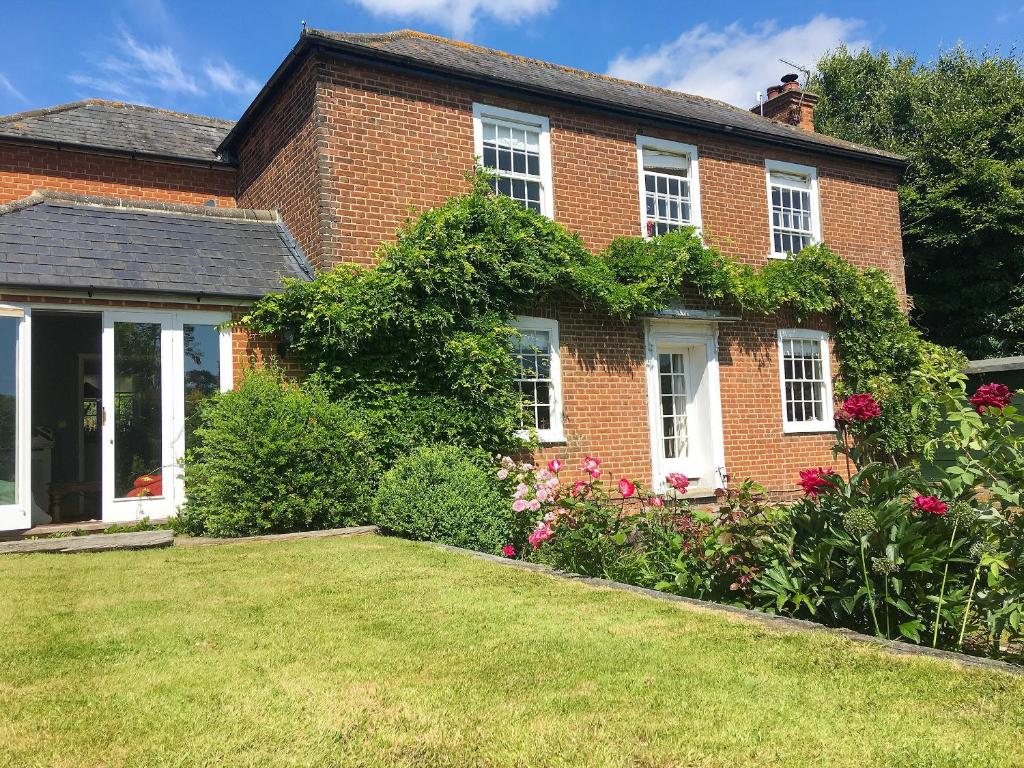 St Andrews, Tilmanstone