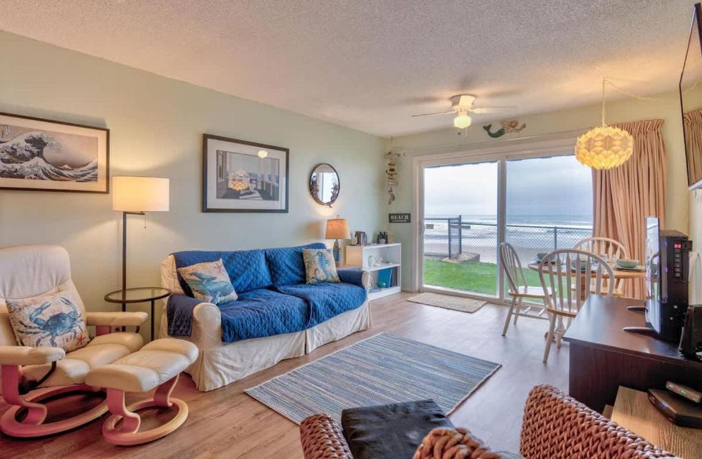 Oceanfront Suite - Ground Floor, Lincoln City