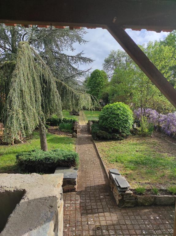 Calme et reposant, Joué-Étiau