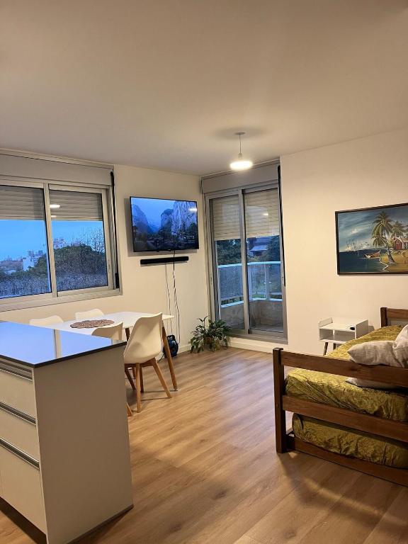 Fully Equipped Apartment Close to Montevideo Shopping - 3