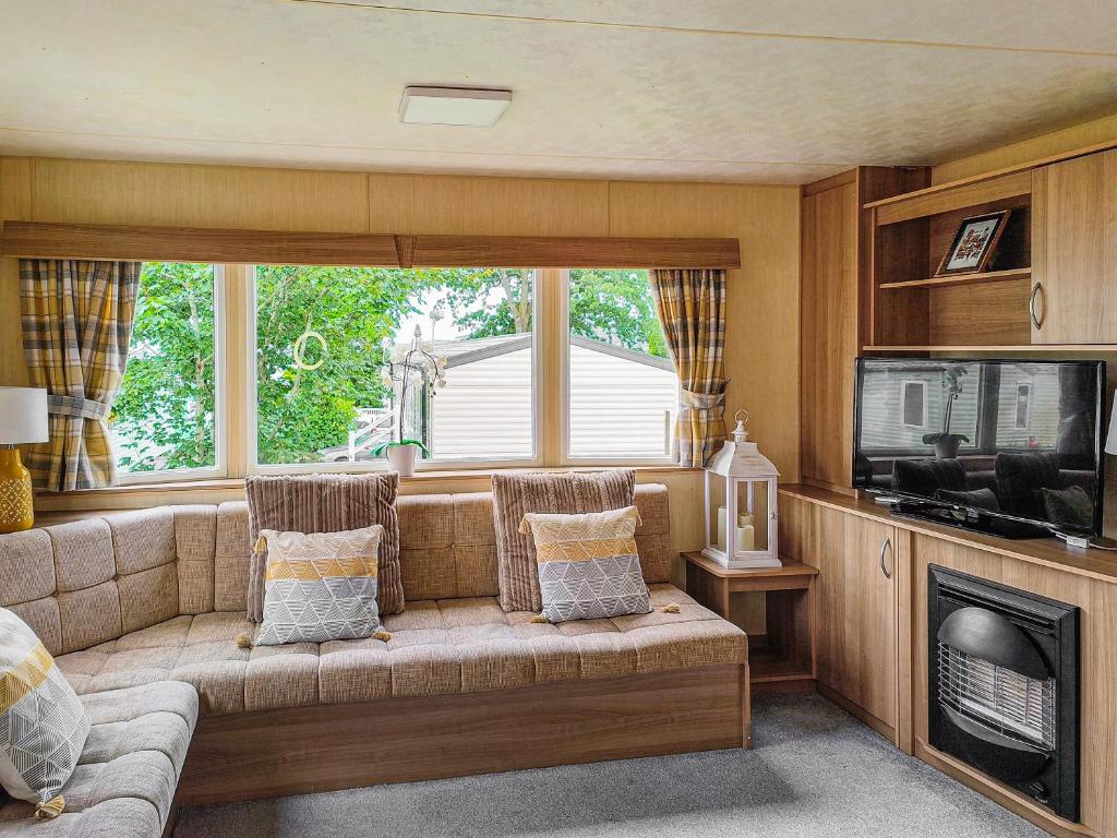 The Meadows, Wemyss Bay