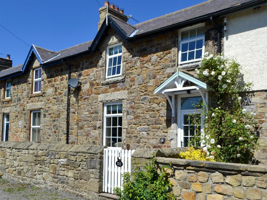 Dinmont Cottage, Shilbottle