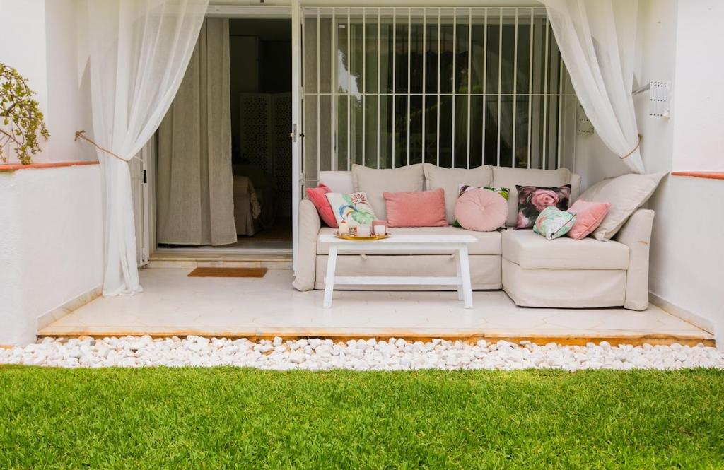 Stylish Boho Chic apartment 10 min walk from beach, Mijas Costa