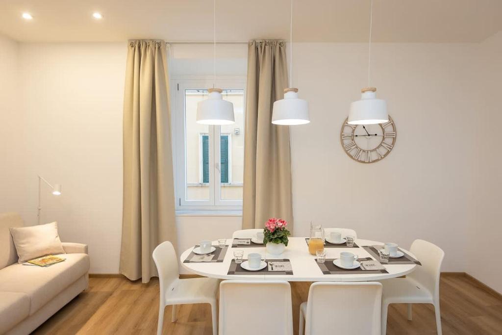 Colosseum Holidays - Three-Bedroom Apartment - 3