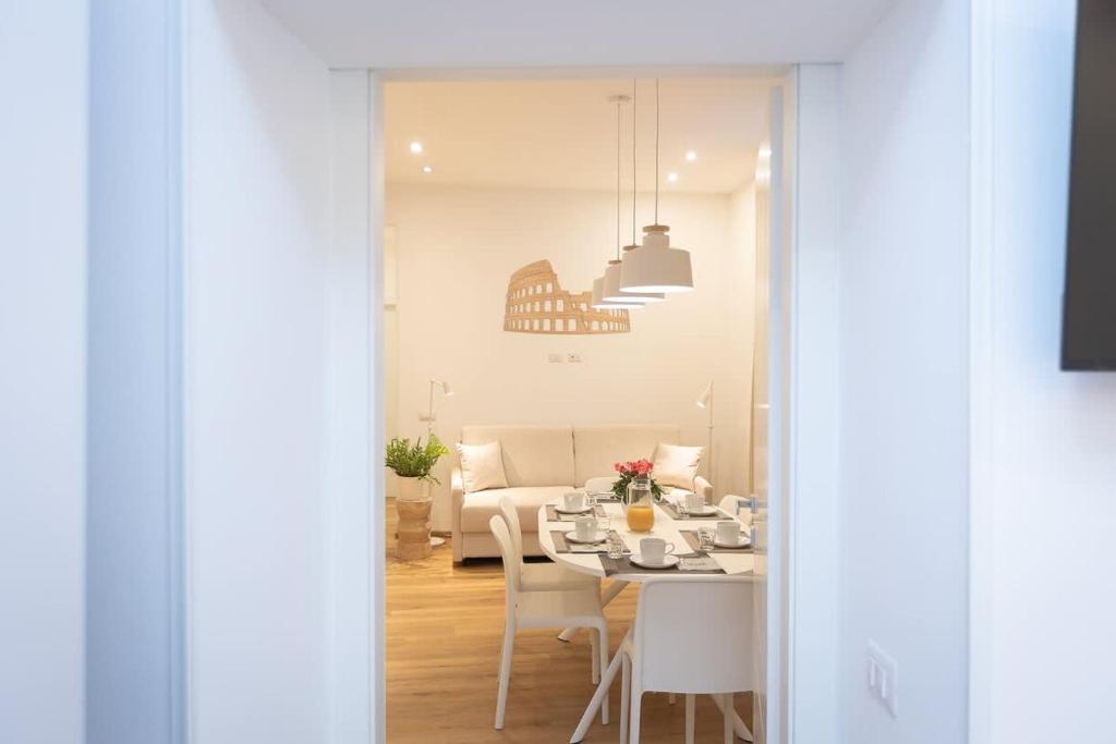 Colosseum Holidays - Three-Bedroom Apartment - 4