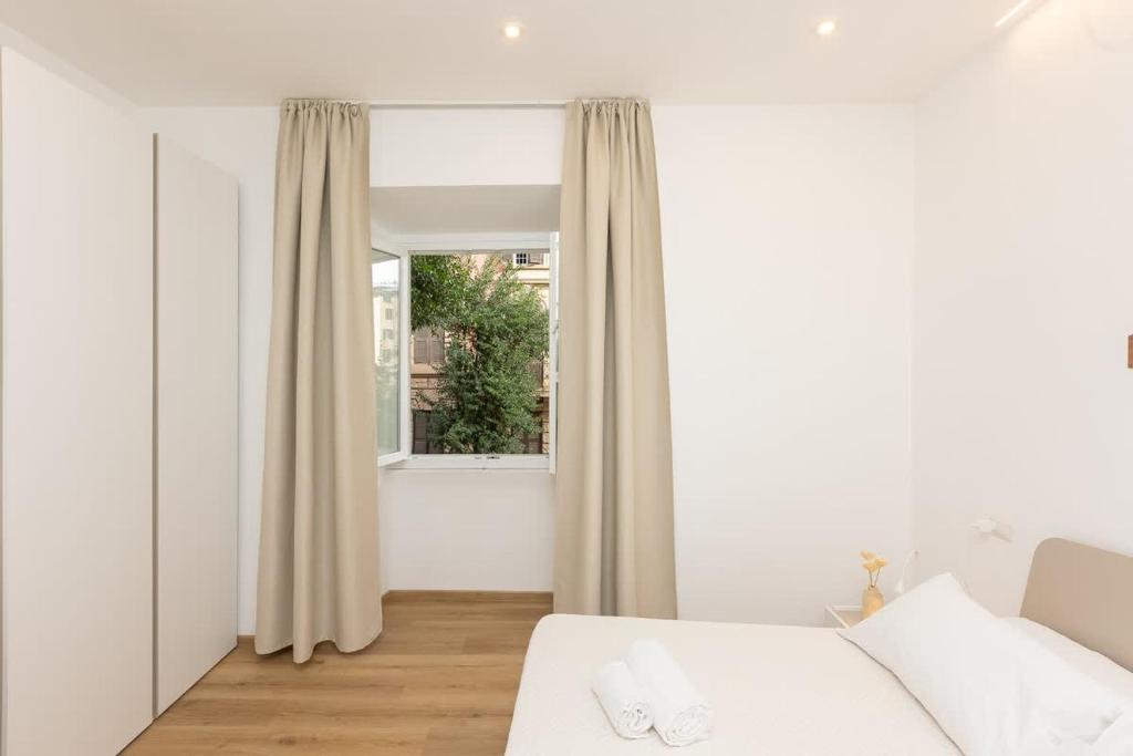 Colosseum Holidays - Three-Bedroom Apartment - 5