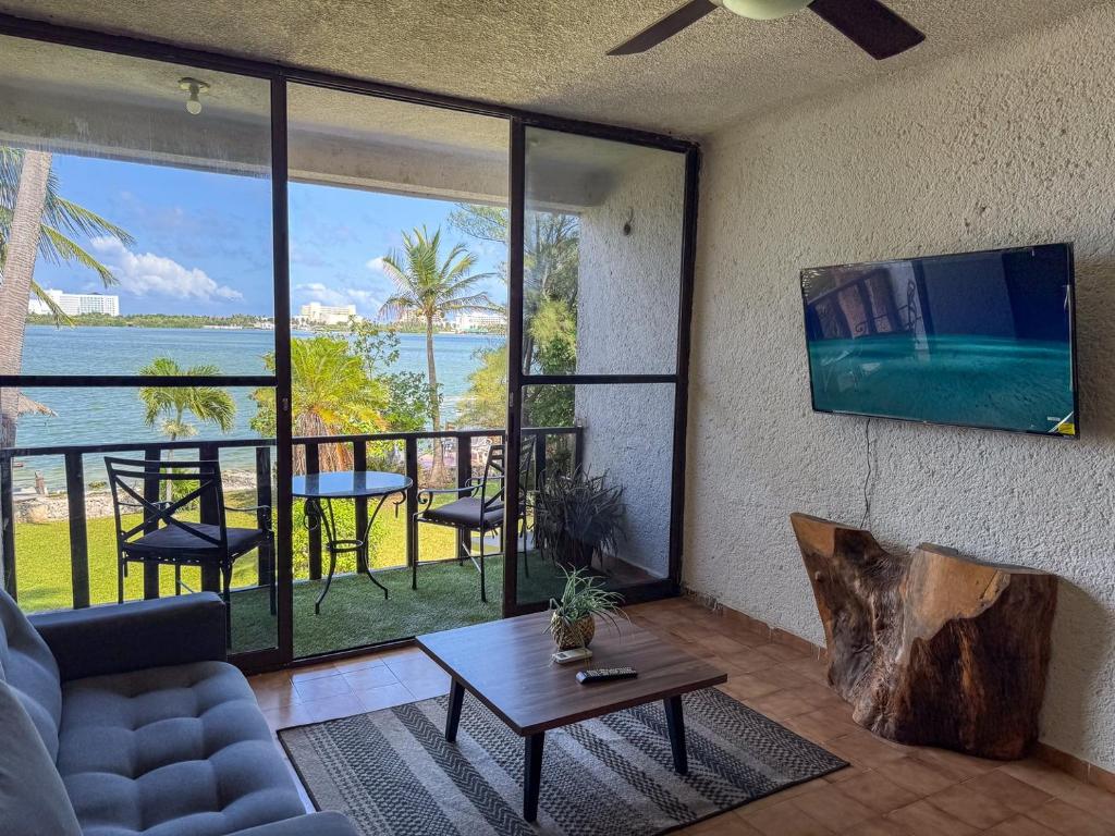 Double comfort w/private terrace & pool lagoonview, Cancún