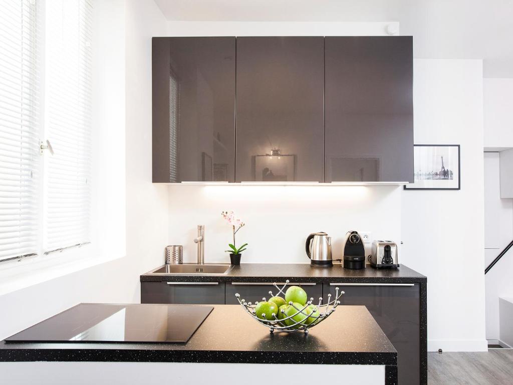 Charming 2BR-2BA between le Marais & le Louvre - 3
