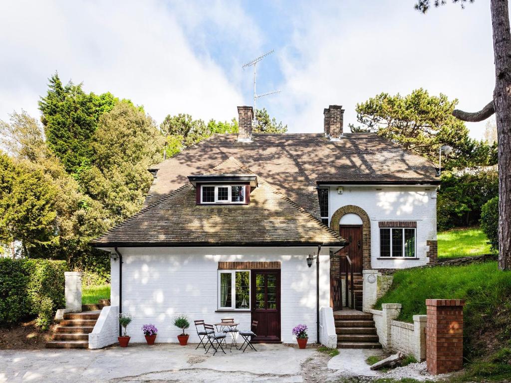 Headland, St Margarets at Cliff