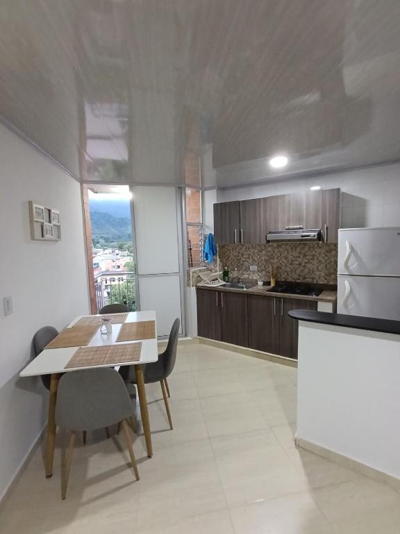 Oasis Moderno Apartamento Cómodo y Acogedor - 2