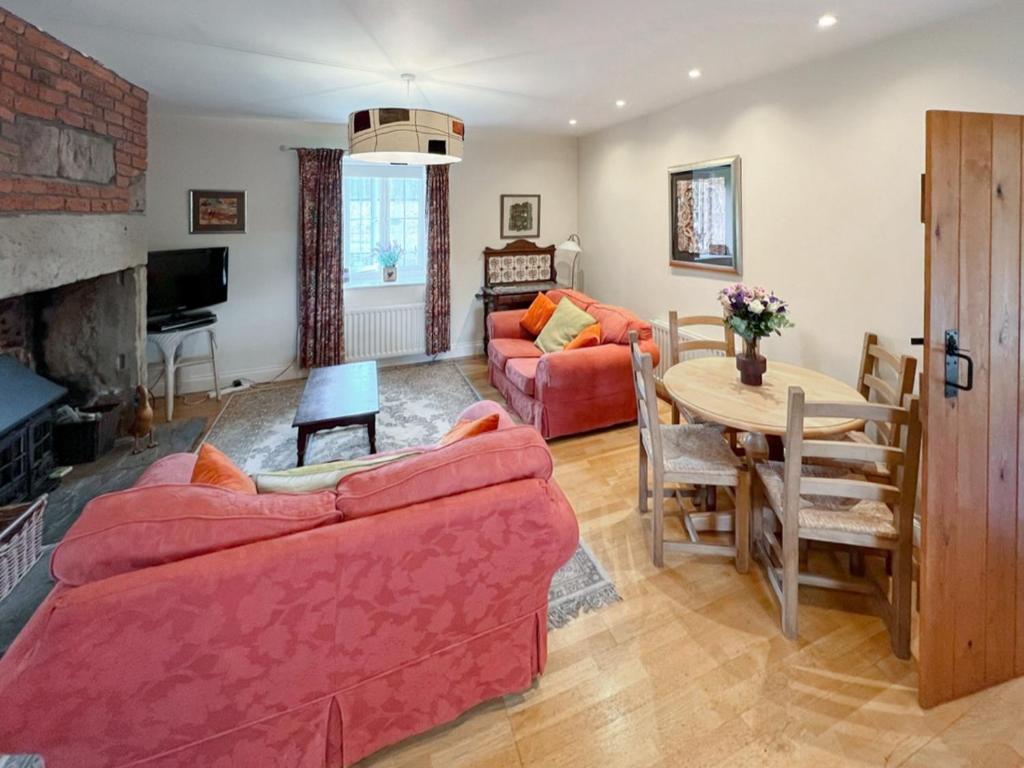 Groom's Cottage, Wooler