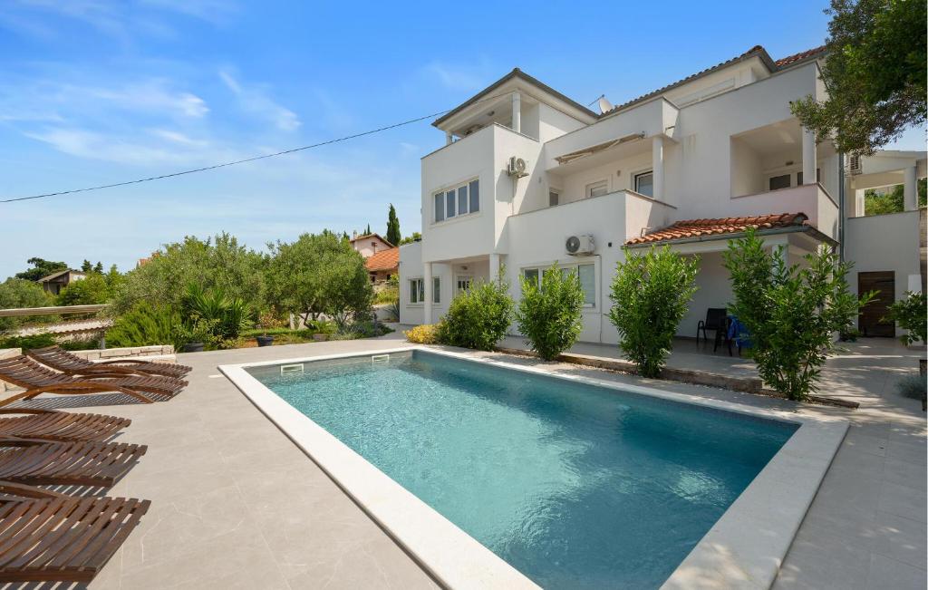 Nice Apartment In Murter With Wifi, Murter