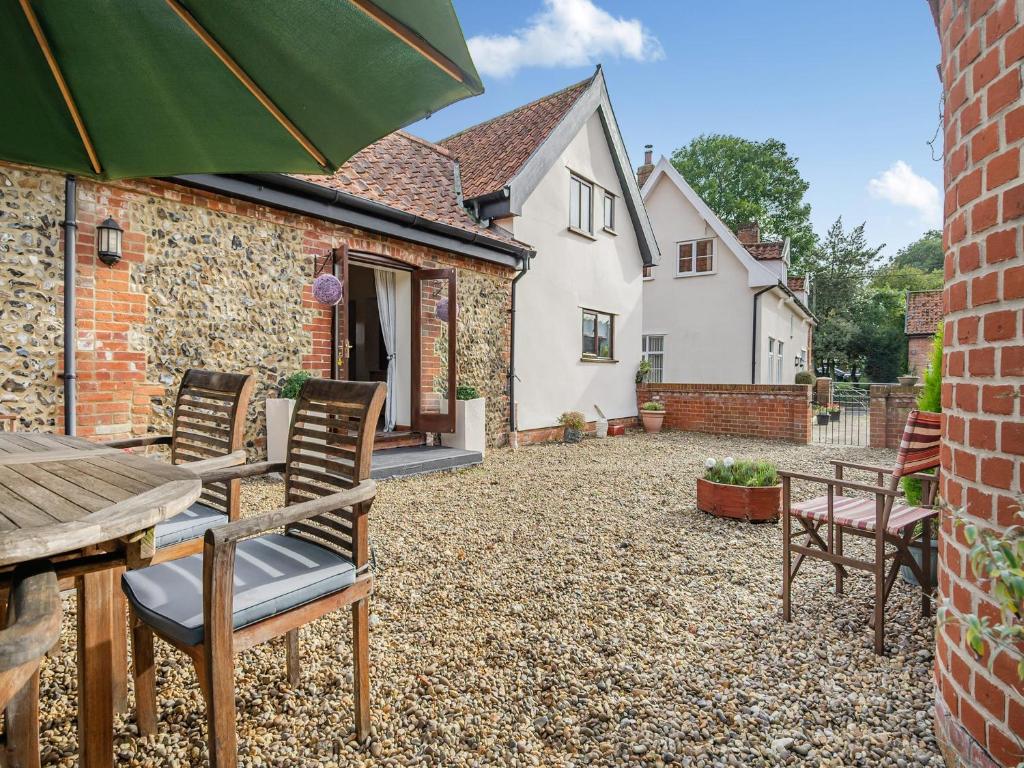 Pear Tree Cottage, Banham