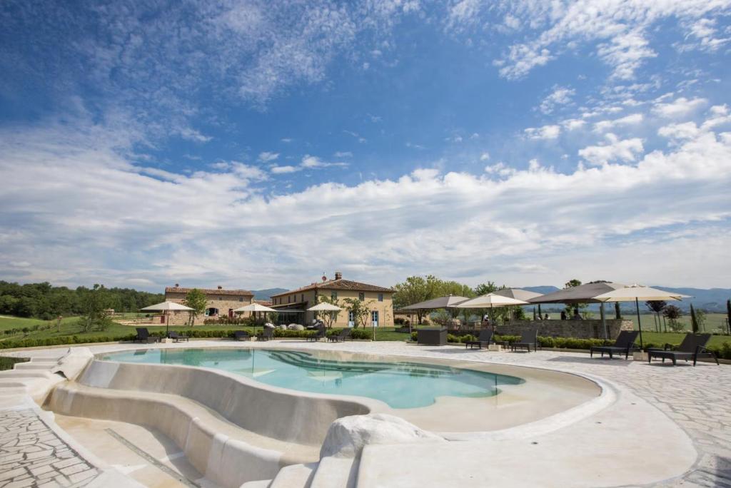 Restored 18Th Century Borgo In Tuscan Countryside, Galliano