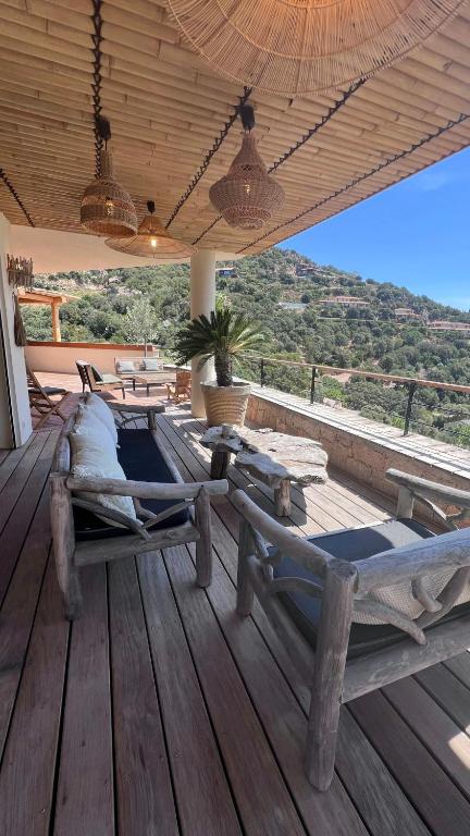 Secluded Villa With Sea View In Palombaggia - 4