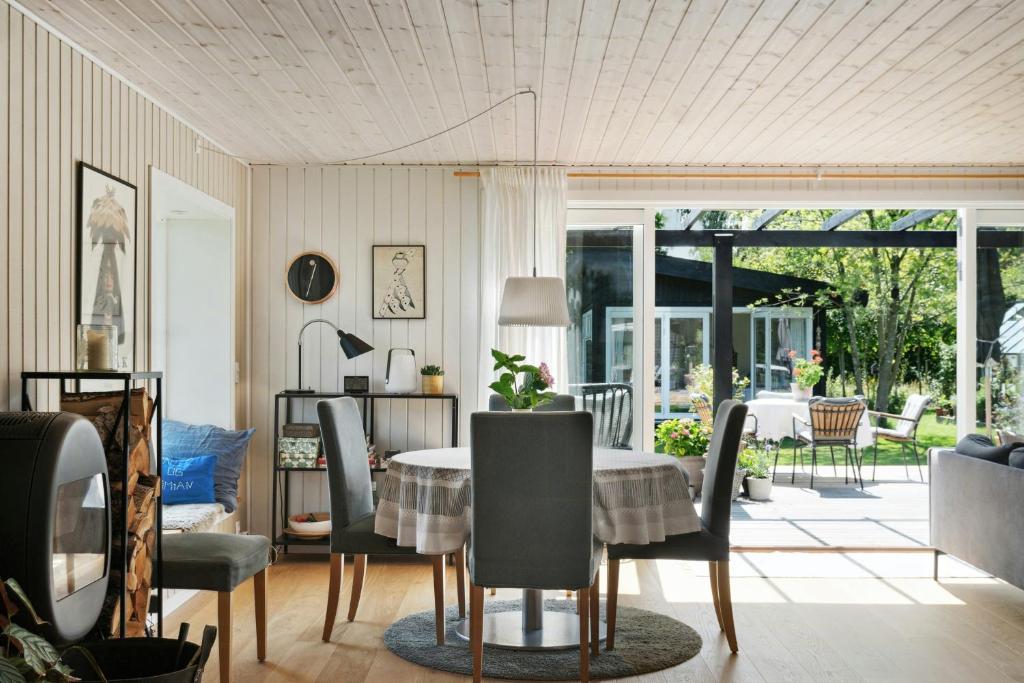 Elegant And Personal Style In Holløselund, Vejby