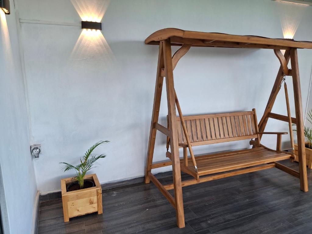 The Palms Property, Long Mountain