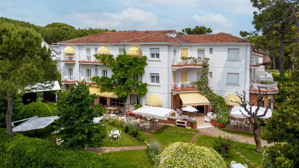Villa Arizona, hotel v destinaci Milano Marittima