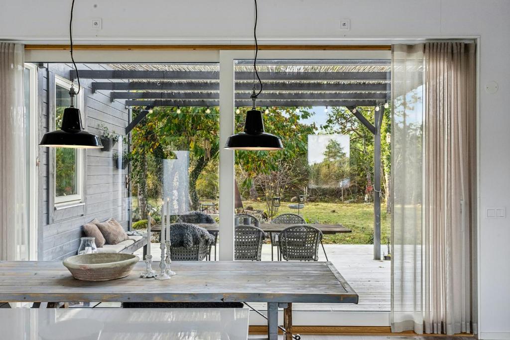 Architect-Designed House In Fröjel Near The Beach, Klintehamn