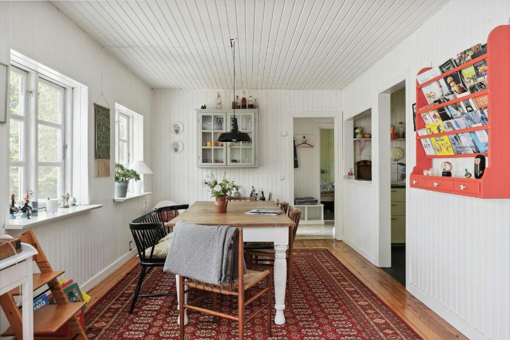 Lovely Plot With Sunroom And Green Surroundings, Vejby