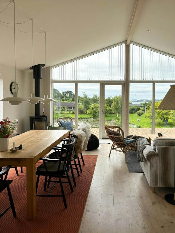 Home With Lake Access And Panoramic View, Knebel