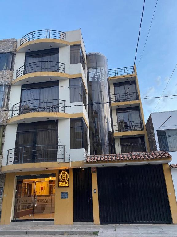 Hotel Valle Dorado - 1