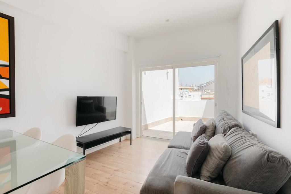 Penthouse with Terrace 2 Bedrooms 2 Bathrooms - 3