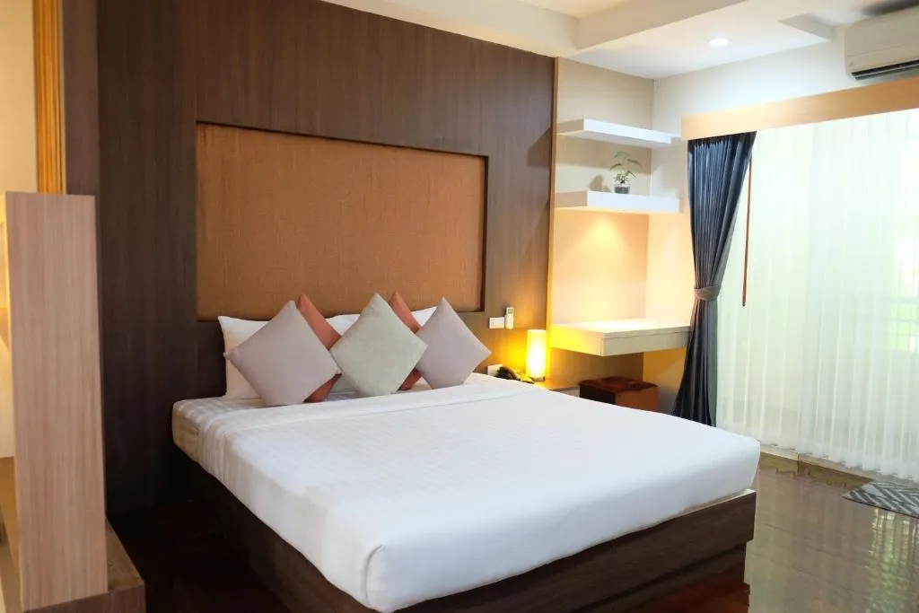 Eastpana Executive Residence 304 Prachinburi, hotel in Si Maha Phot