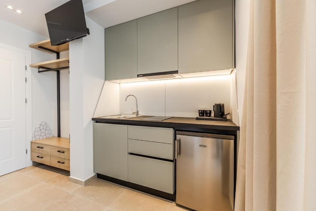 Ionian Sol Studio, Sarandë