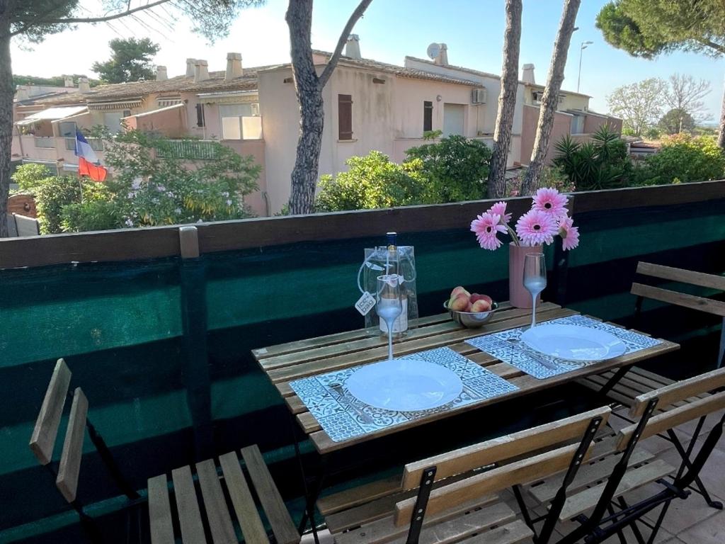 Appartement à 100m du village naturiste,tout équipé, climatisé,place parking - 1