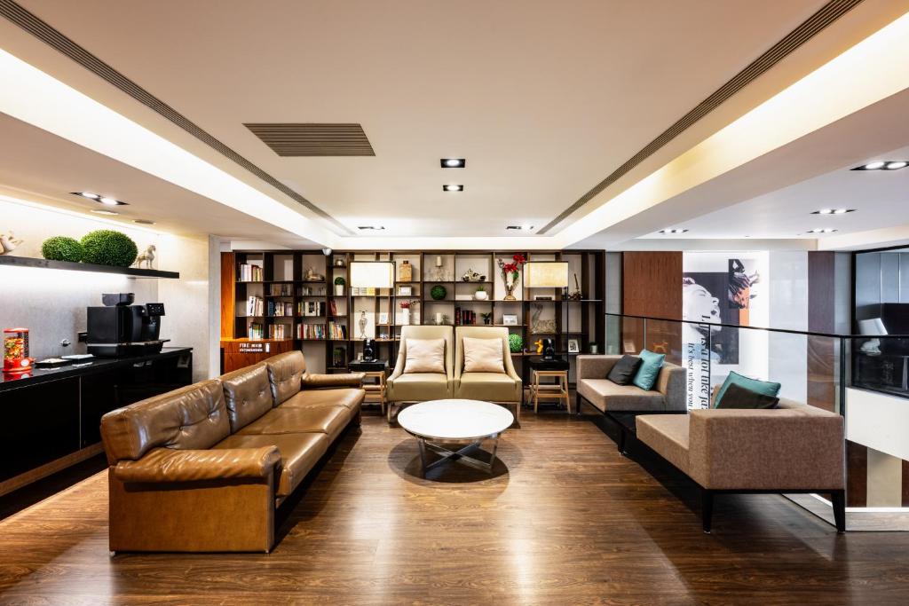 捷絲旅高雄中正館 (Just Sleep Kaohsiung Zhongzheng Hotel)