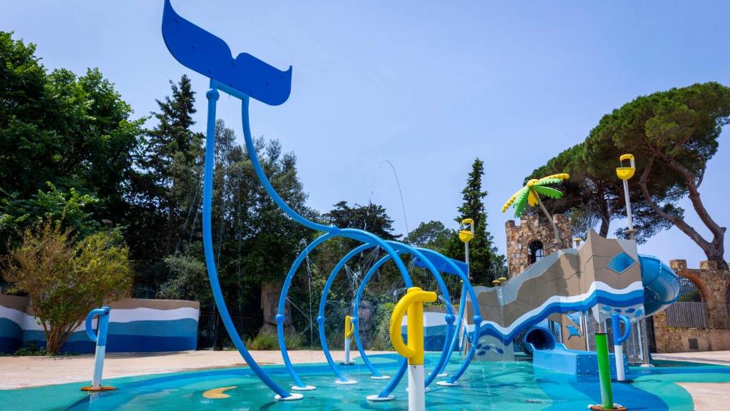 Medplaya Aparthotel Sant Eloi — Basen in Tossa de Mar, Katalonia