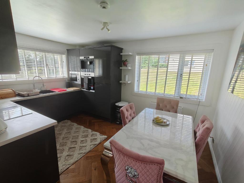 Modern Ground Level Flat, Clydebank