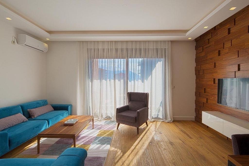 Modern home in the city center, Budva