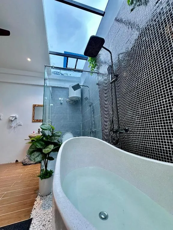 Bay Luxury Villa- OCP2 - Self Checkin, hotel in Hưng Yên